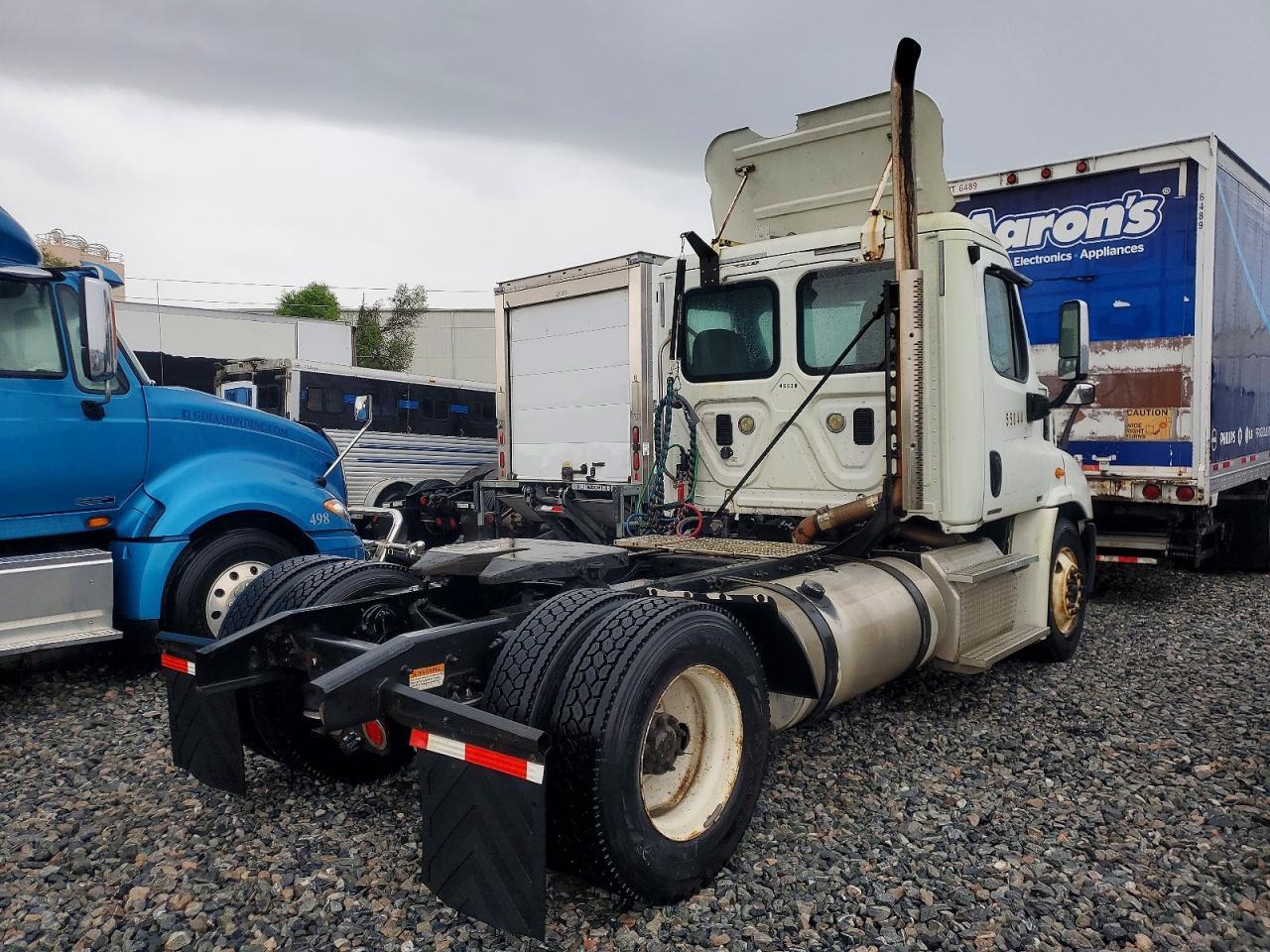 2012 Freigliner 2012 Freightliner Cascadia Semi Truck