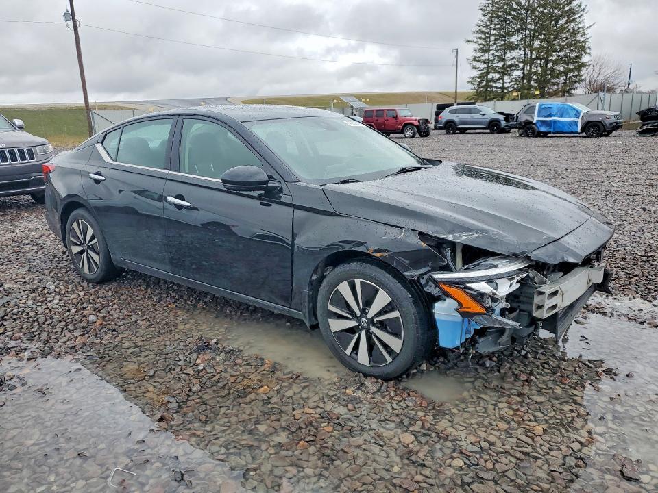 2019 Niss Altima 2.5 sv