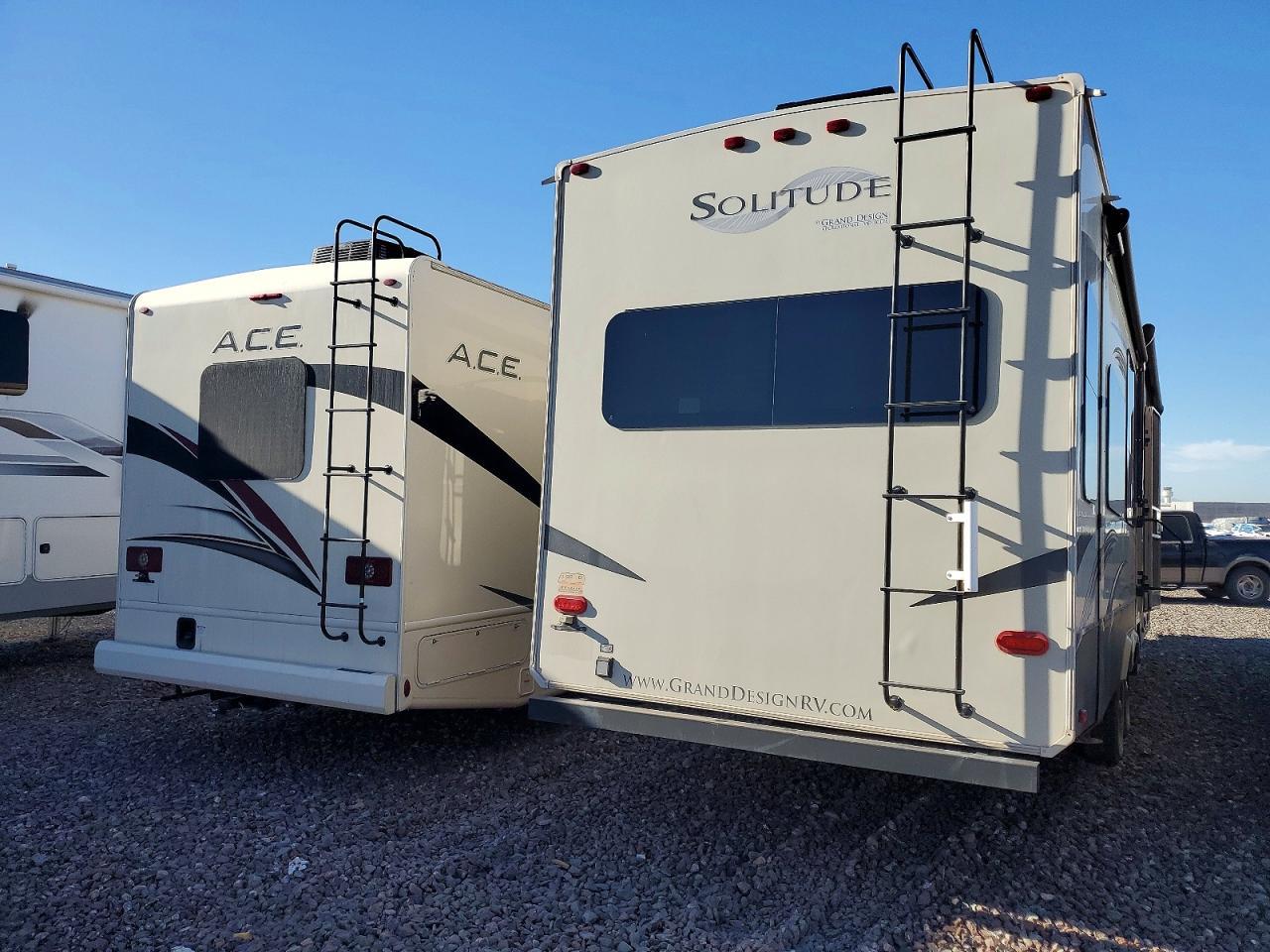 2014 Grande West 2014 Grand Design Solitude Camper