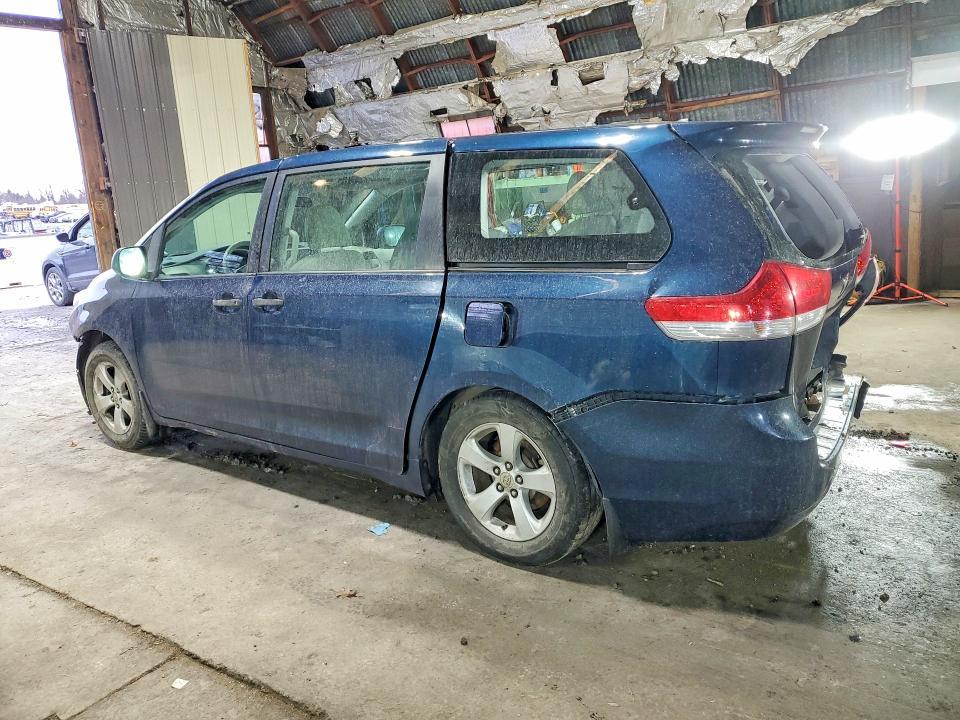 2012 Toyota Sienna Base 7-passenger