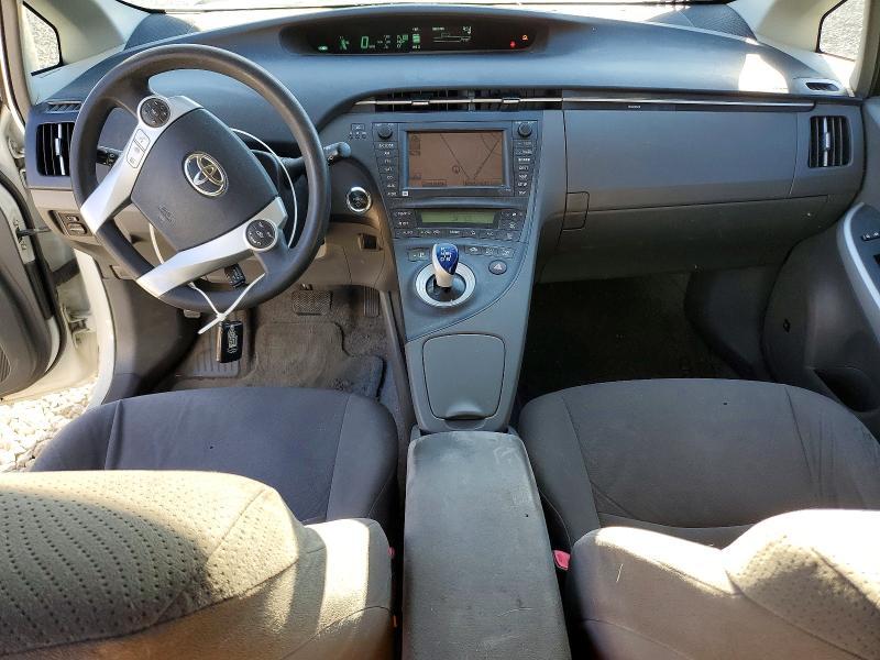 2010 Toyota Prius iii