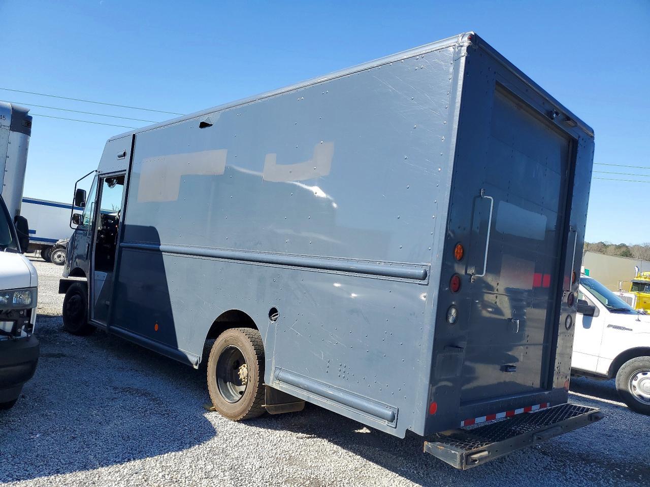 2021 Freightliner MT45G Chassis Delivery Truck