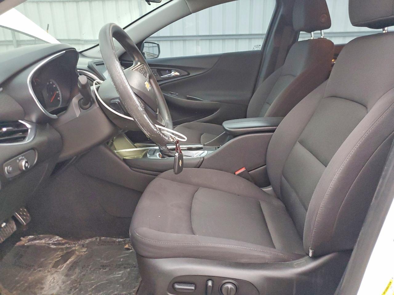 2017 Chev Malibu lt