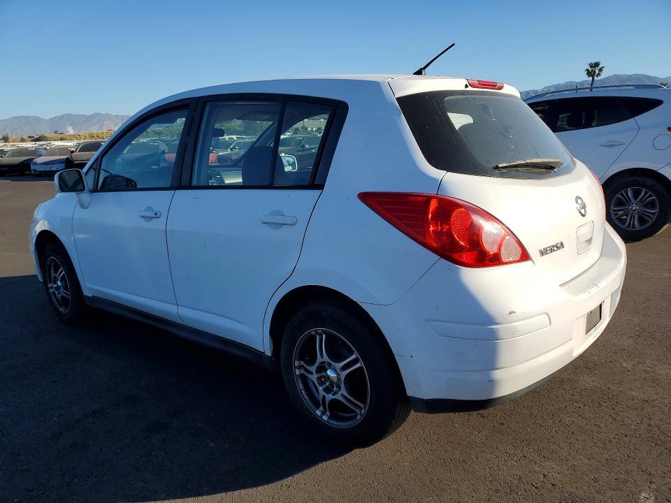 2011 Nissan Versa 1.8 s