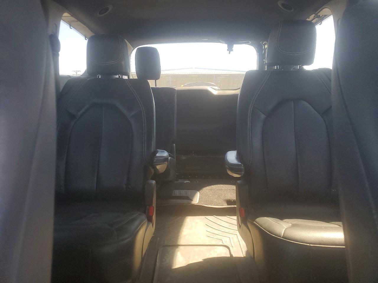 2021 Chrysler Pacifica Touring l