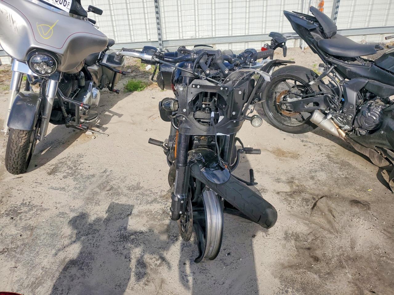 2025 Harley-Davidson Fxlrst