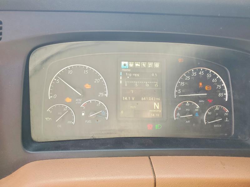 2019 Freigliner 2019 Freightliner Cascadia 126 Semi Truck