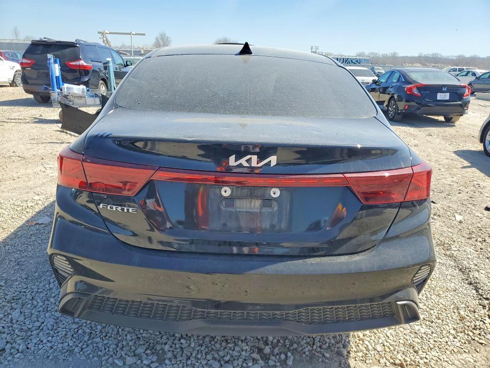 2023 KIA Forte lxs