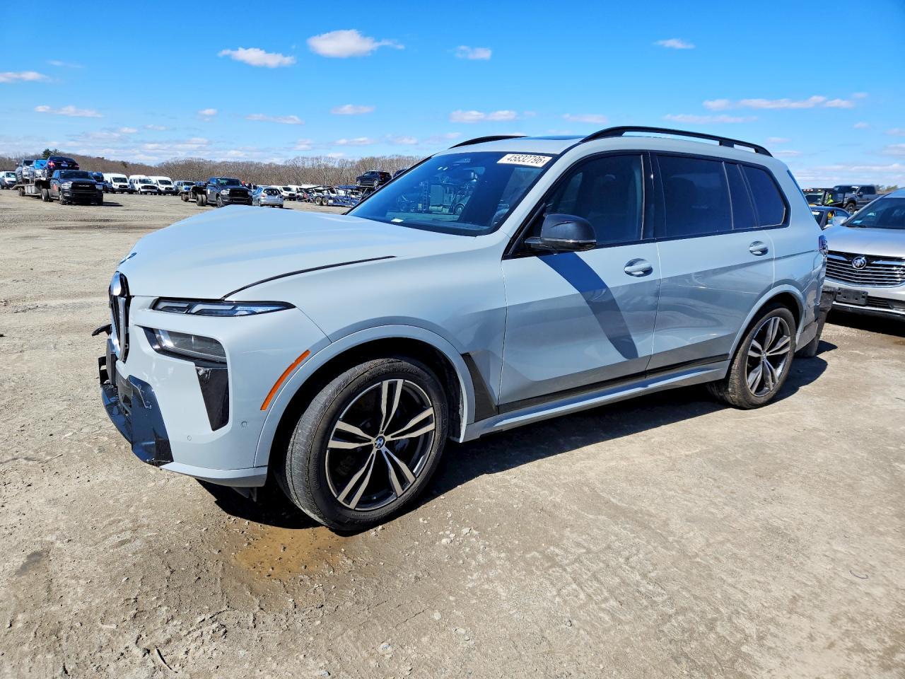 2025 BMW X7 M60i