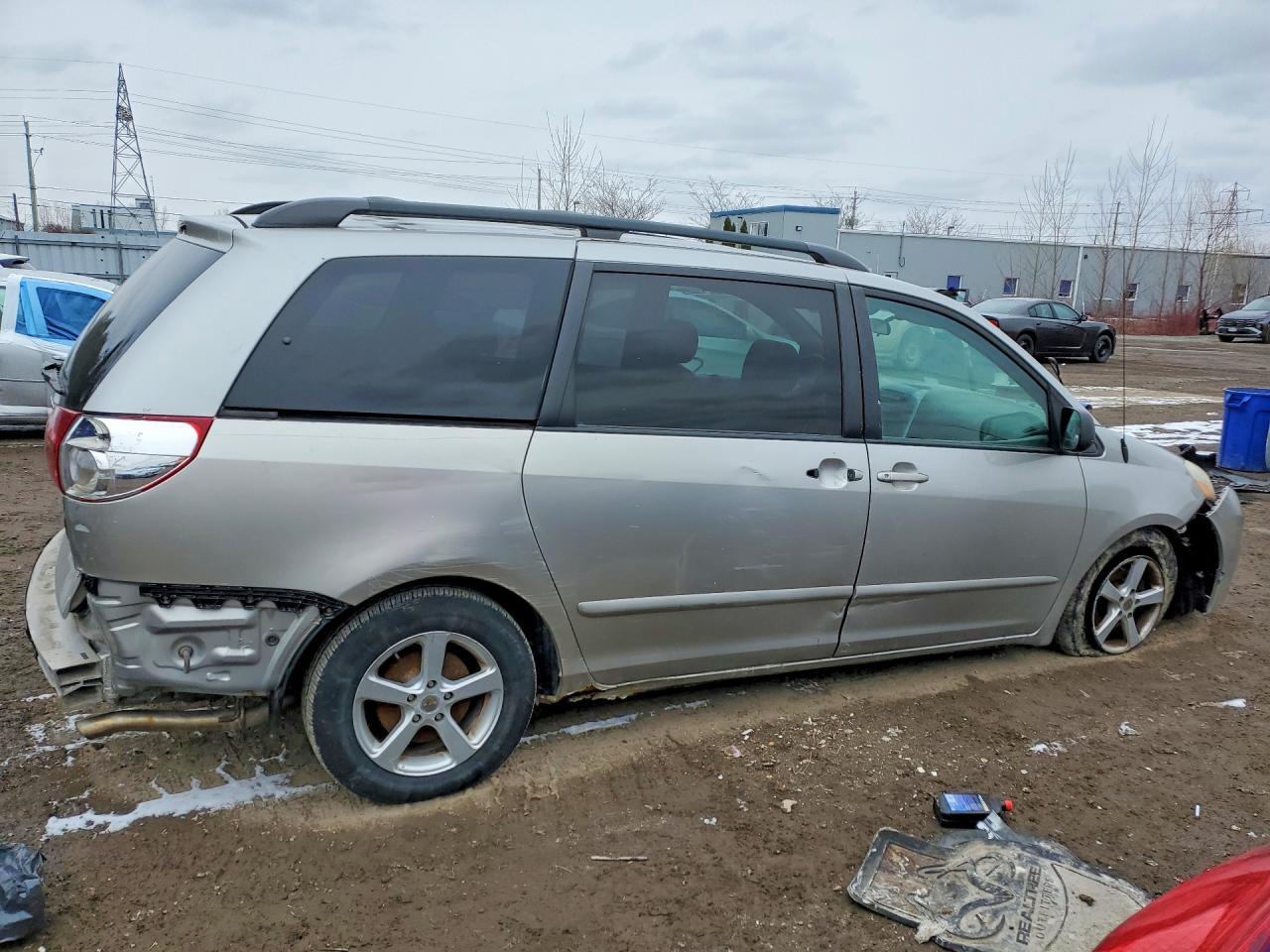 2007 Toyota Sienna LE 7-Passenger