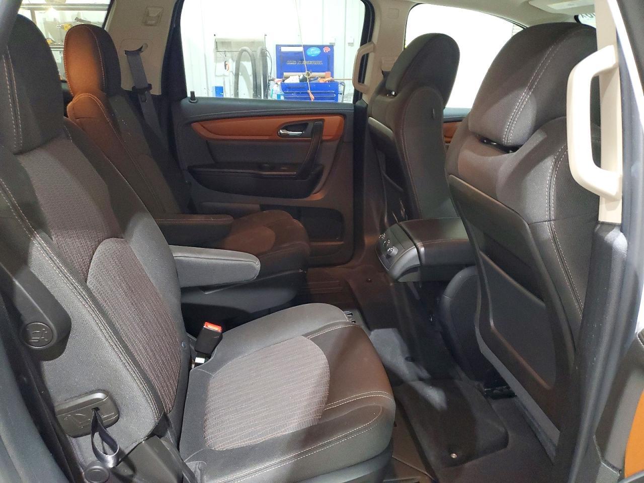 2017 Chevrolet Traverse lt