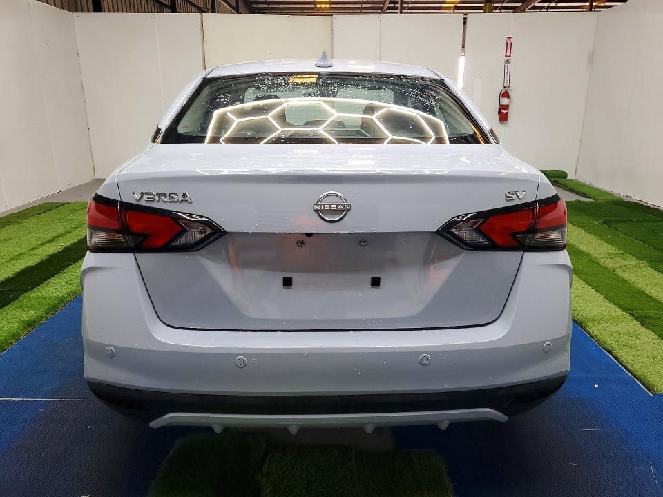 2024 Nissan Versa sv