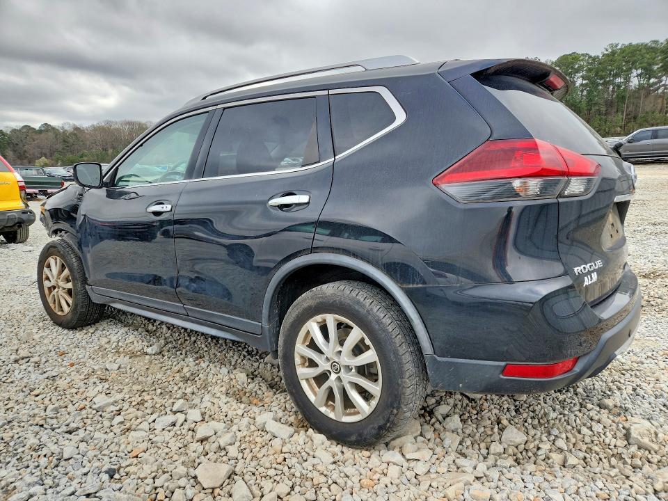 2020 Nissan Rogue sv