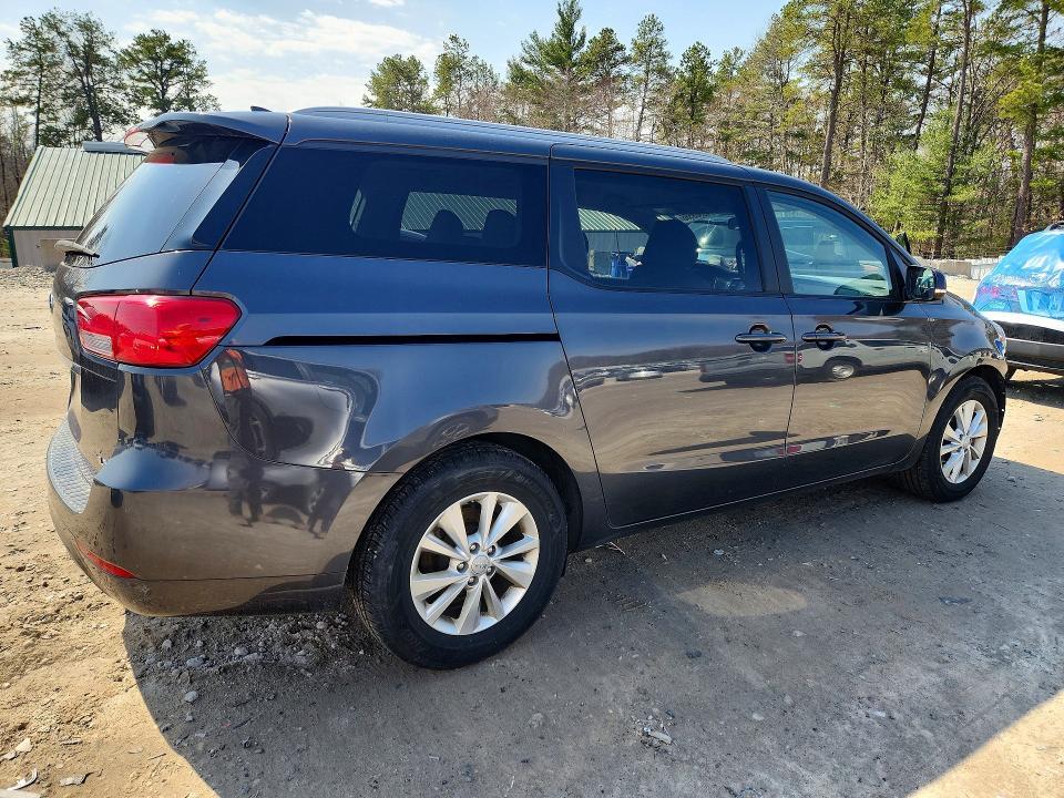 2016 KIA Sedona lx