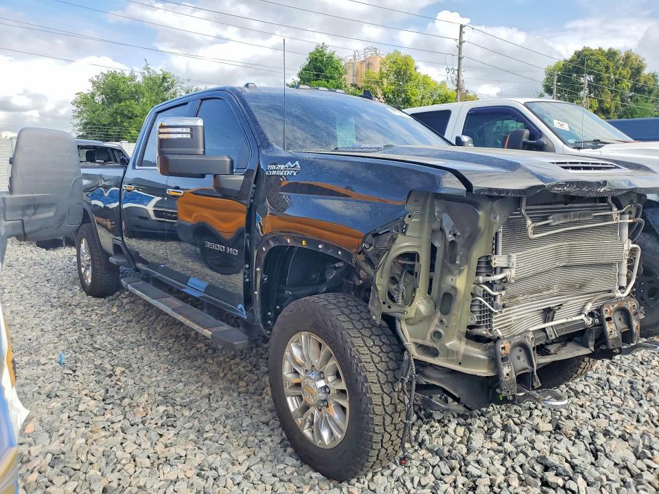 2022 Chevrolet Silverado K3500 High Country