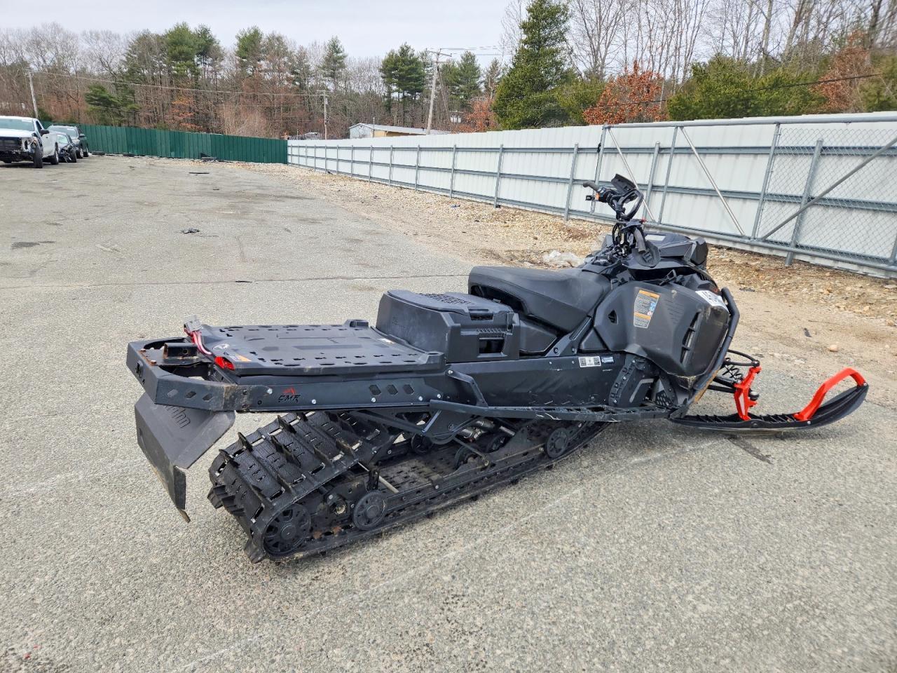 2025 Skidoo Snowmobile