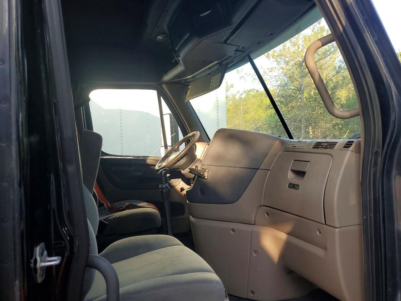 2014 Freigliner 2014 Freightliner Cascadia Semi Truck