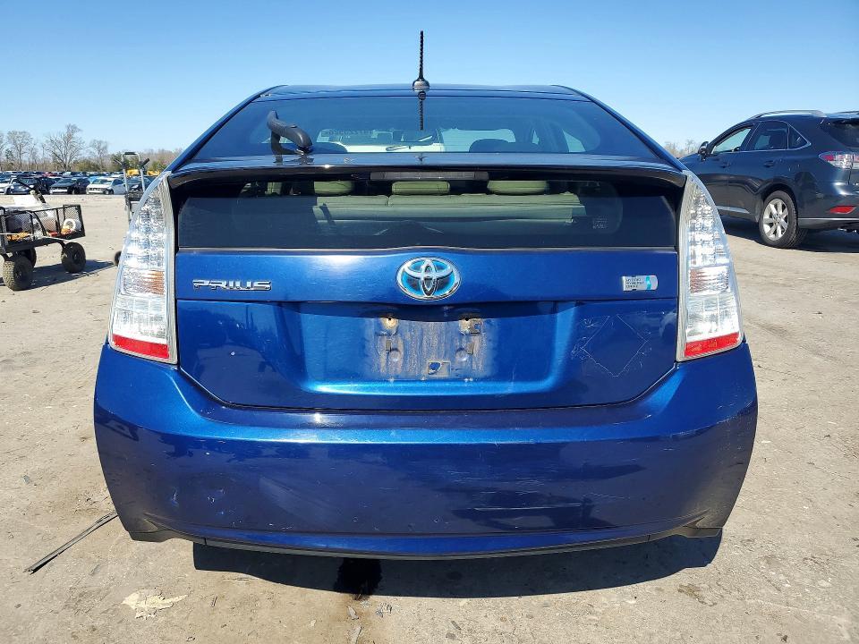 2010 Toyota Prius iii