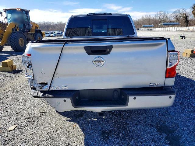 2017 Nissan Titan SV