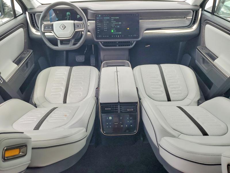 2025 Rivian R1S Adventure