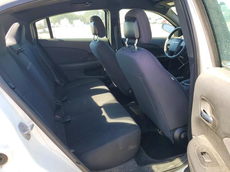 2013 Chrysler 200 lx