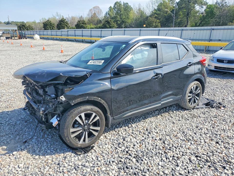 2020 Nissan Kicks sr