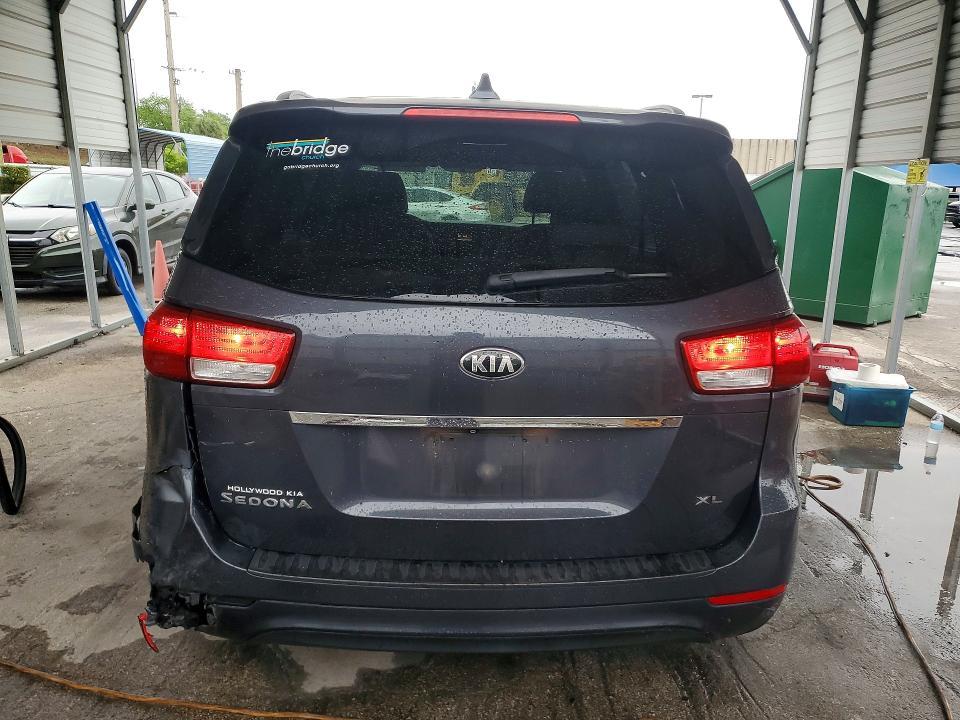 2015 KIA Sedona lx