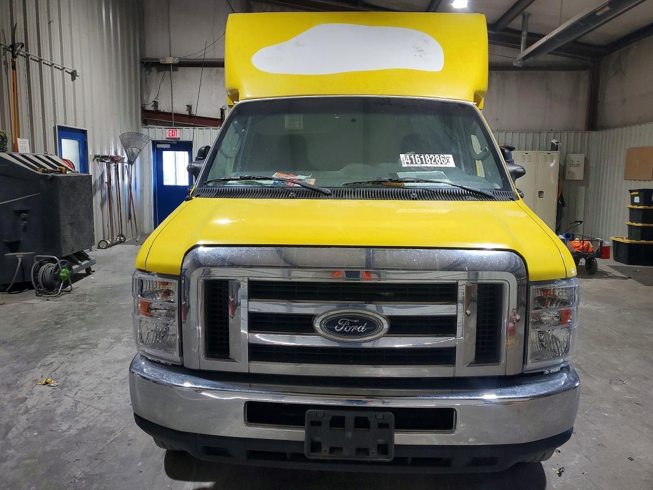 2016 Ford E350 Delivery Truck