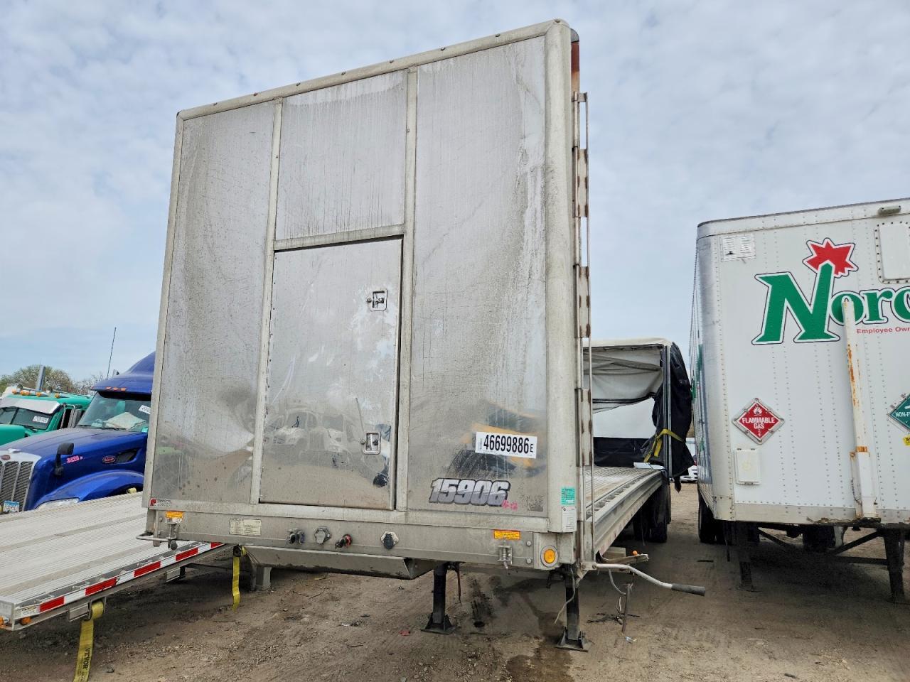 2006 Reitnouer Side Curtain Trailer