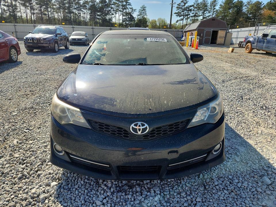 2014 Toyota Camry se