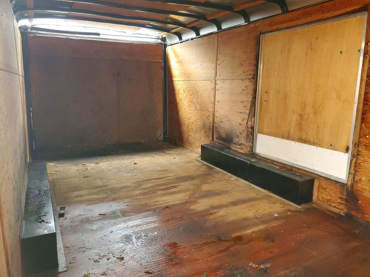1999 United Expressline Enclosed Cargo Trailer