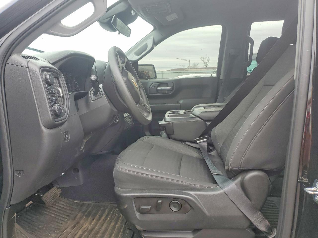 2022 Chevrolet Silverado K1500 Custom