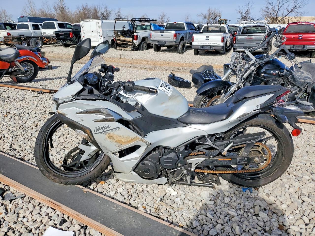 2025 Kawasaki EX500 H