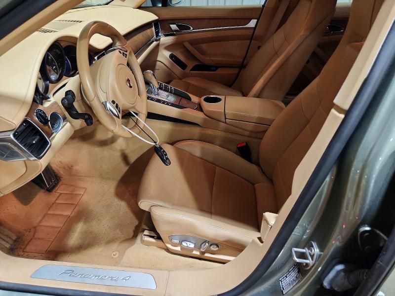 2012 Porsche Panamera 2