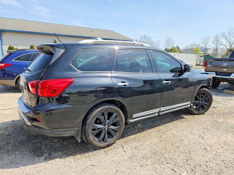 2017 Nissan Pathfinder Platinum