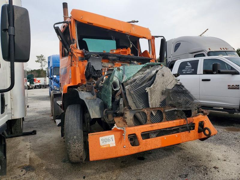 2009 Volvo VNM Semi Truck