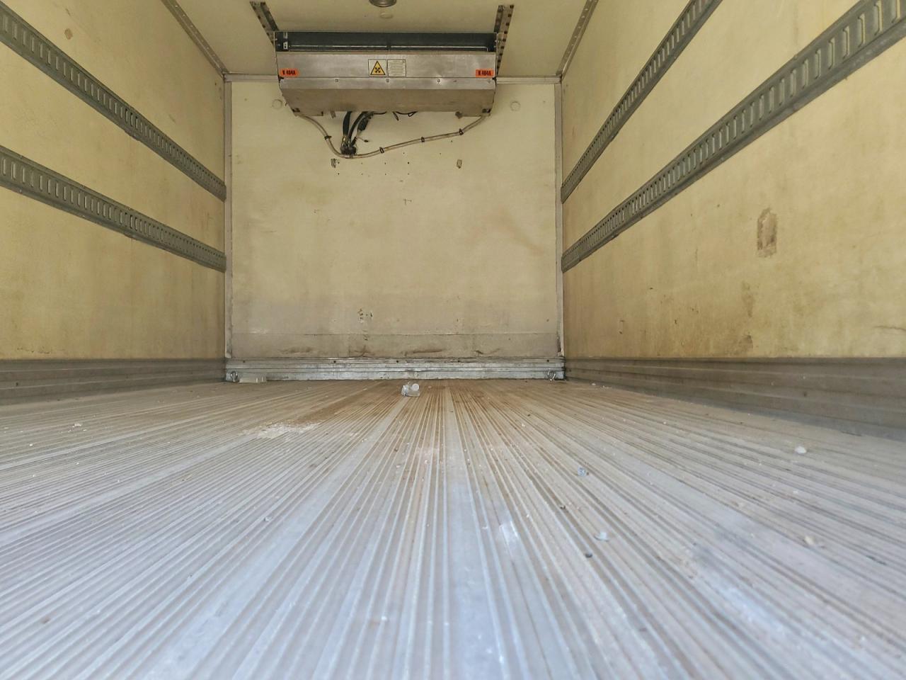 1999 GMC W4 Refrigerated BOX Truck