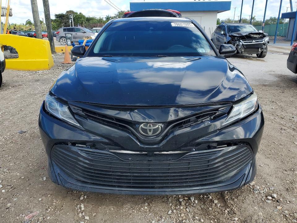 2020 Toyota Camry le