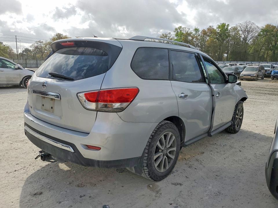 2015 Nissan Pathfinder s