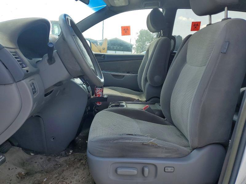 2008 Toyota Sienna le 8-passenger