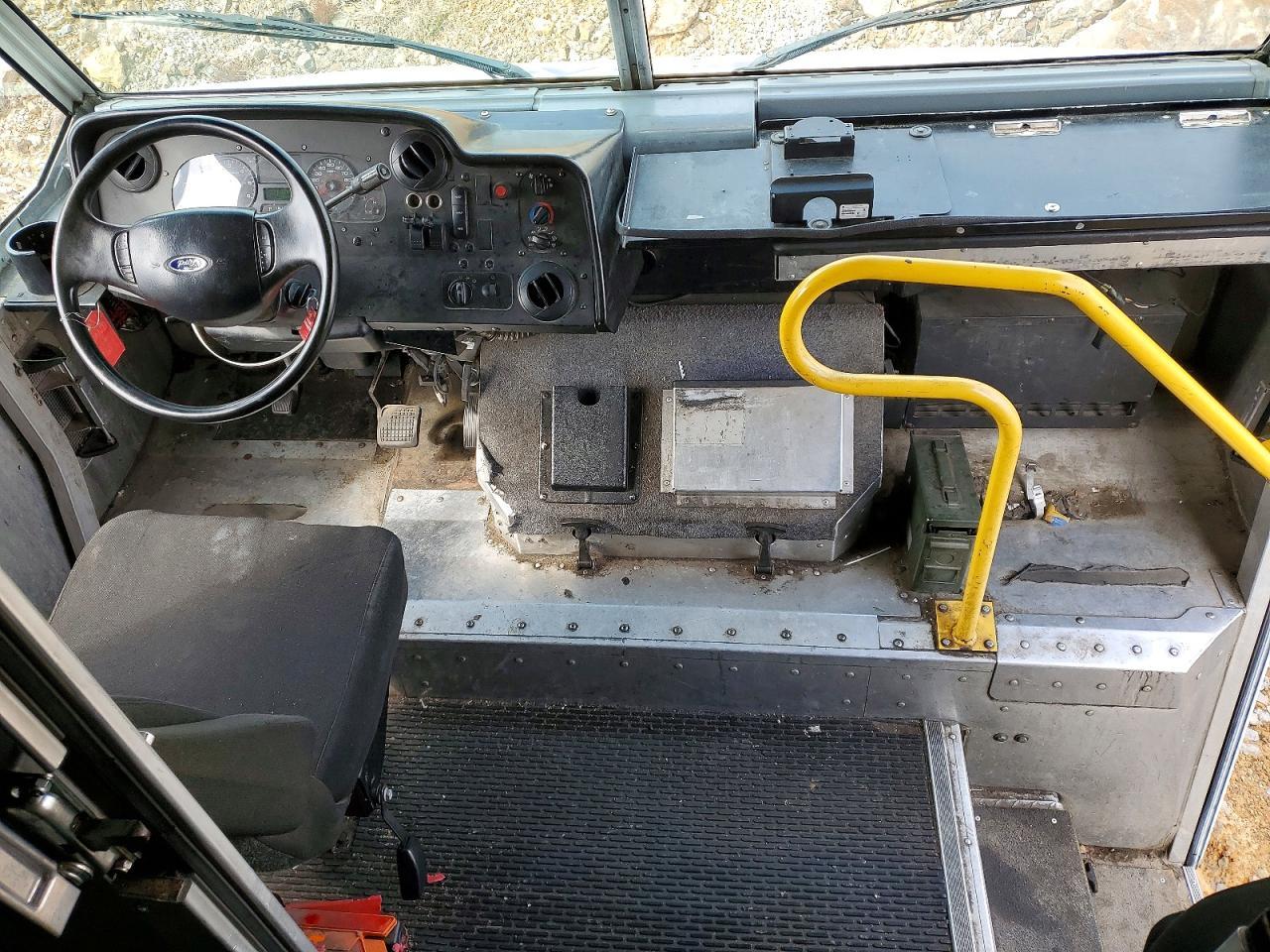 2013 Ford F59 Delivery Truck