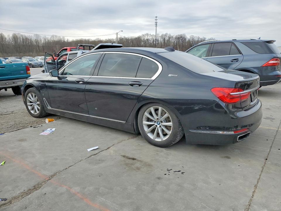 2018 BMW 740 xe