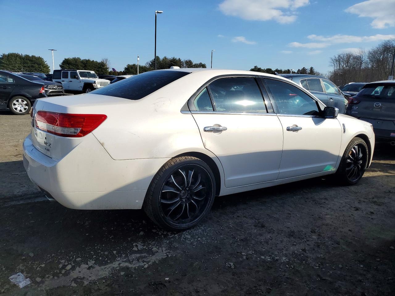 2012 Lincoln Townhouse MKZ