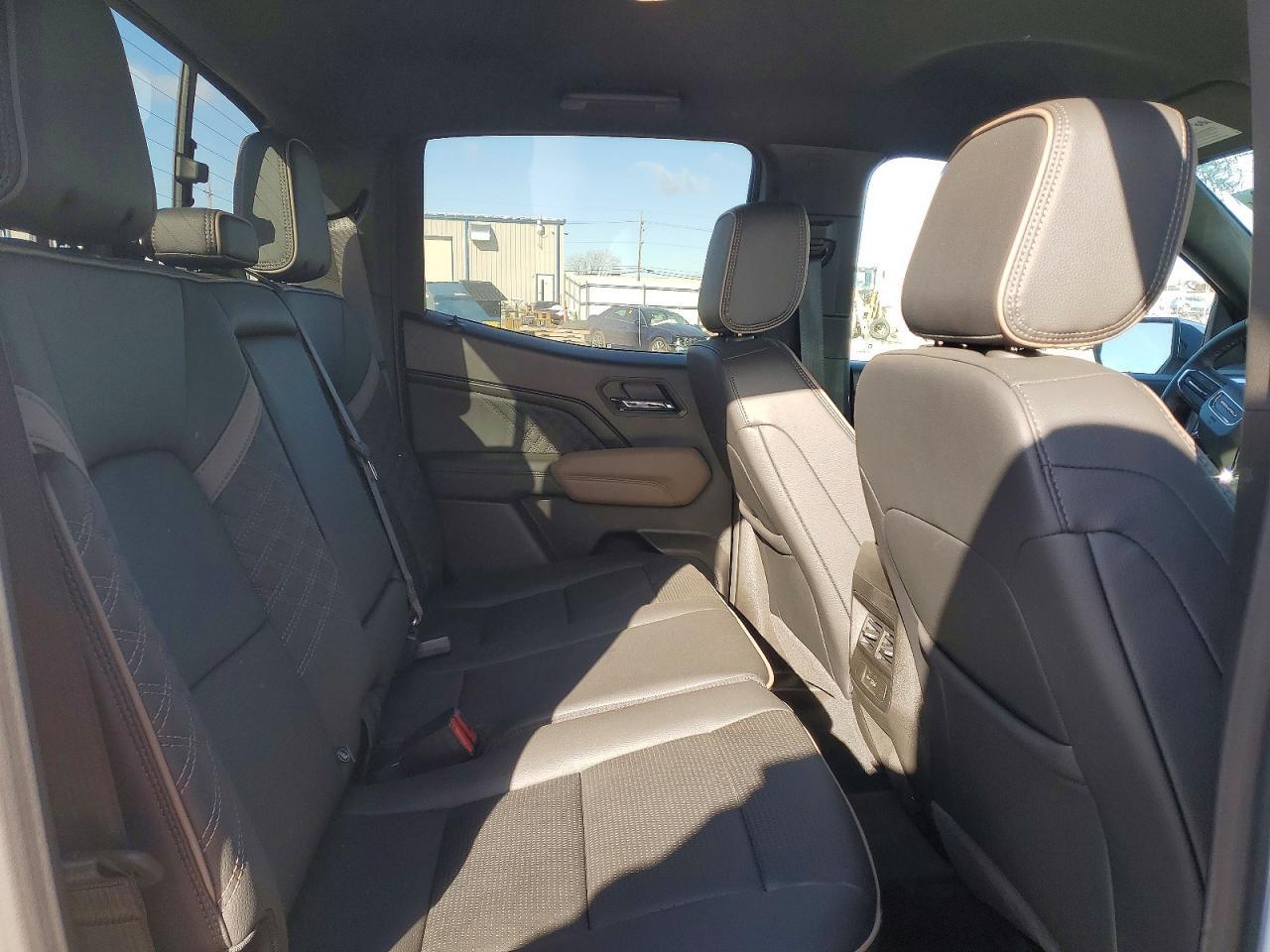 2025 GMC Canyon Denali