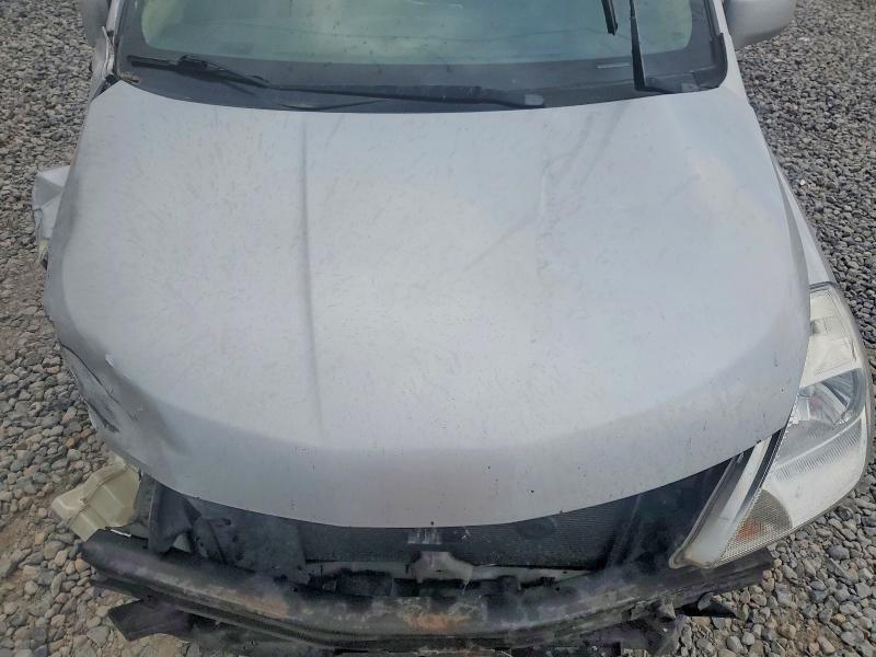 2012 Nissan Versa 1.8 s