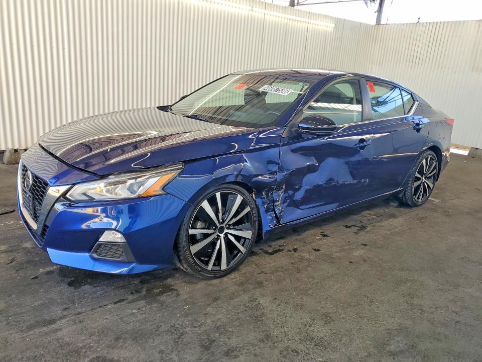 2022 Nissan Altima 2.0 sr