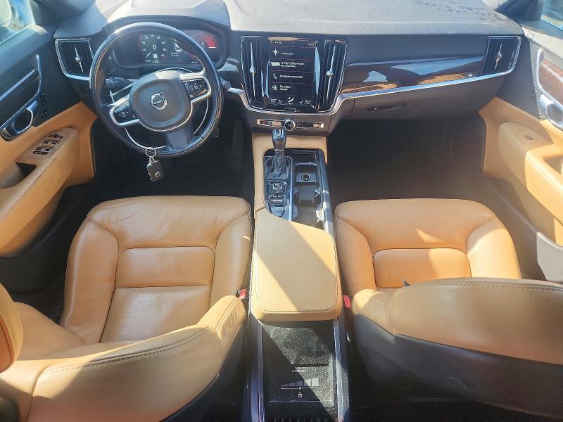 2018 Volvo S90 T6 Momentum