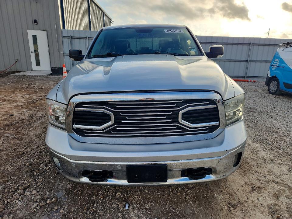 2015 Dodge Ram 1500 slt