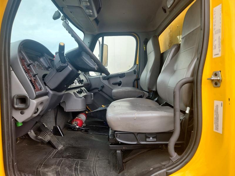 2022 Freigliner 2022 Freightliner Business Class M2 BOX Truck