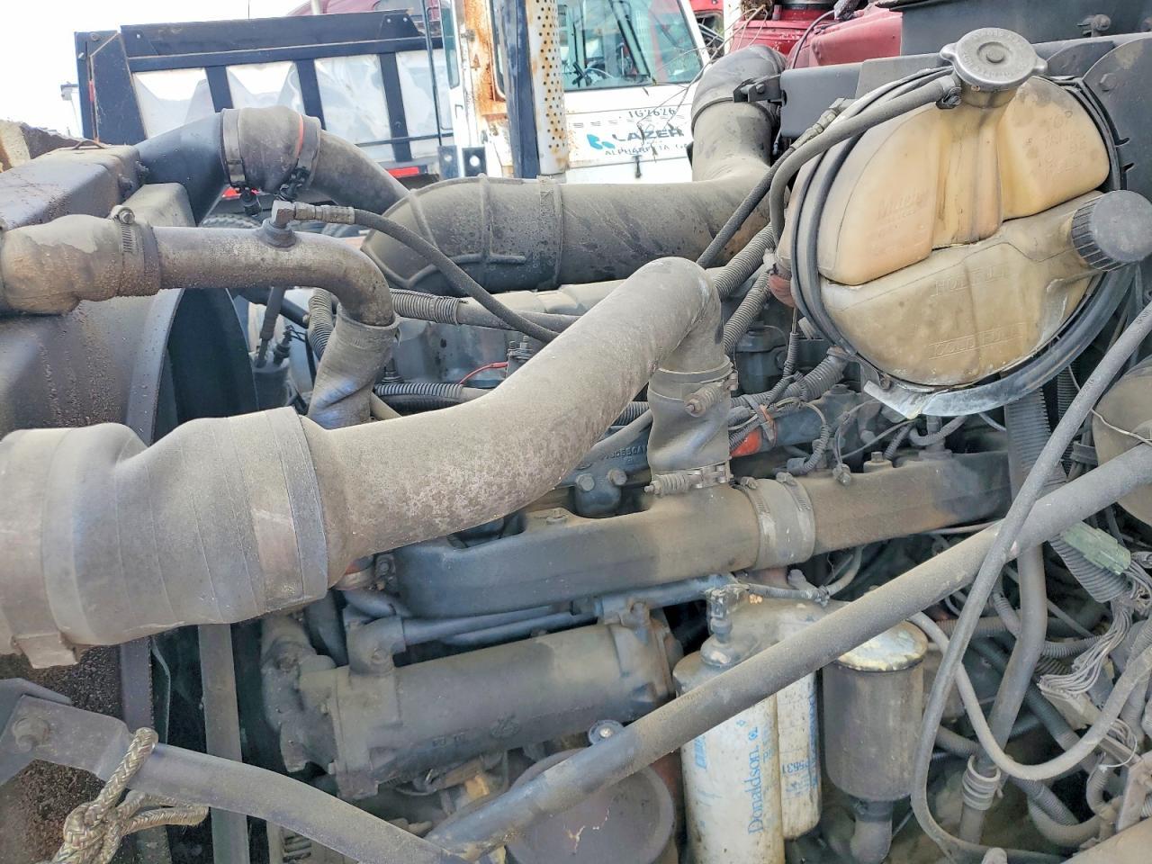 2000 Mack RD888S Dump Truck